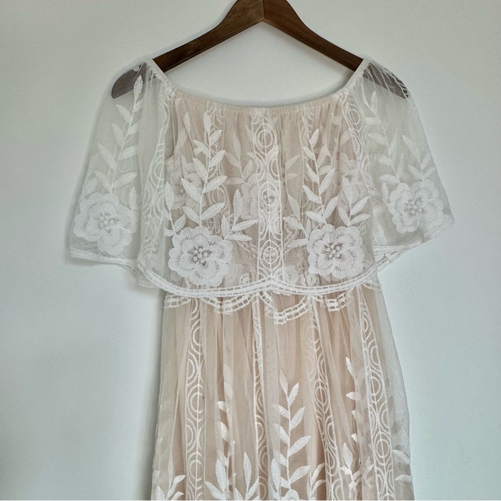 XS NWT Baltic Born Maxi Dress Off White Cream Lace Maxi Guinevere Off Shoulder - Picture 8 of 16